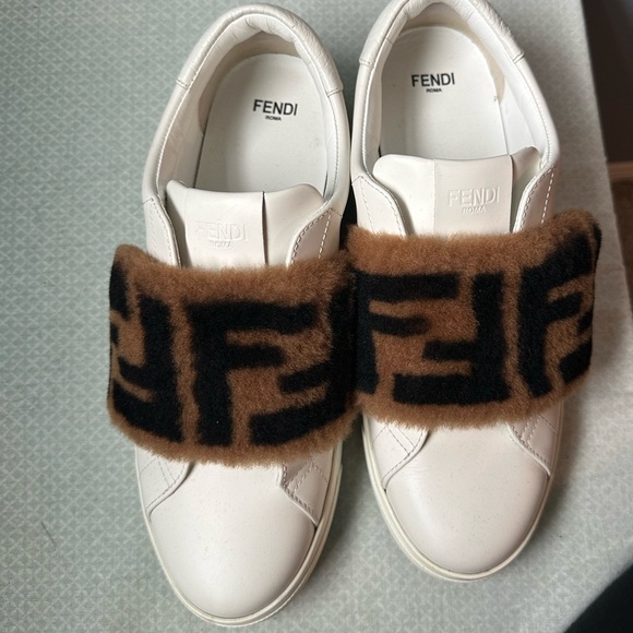FENDI FF logo motif shearling fur panel leather sneakers, sz 8 - Picture 2 of 10